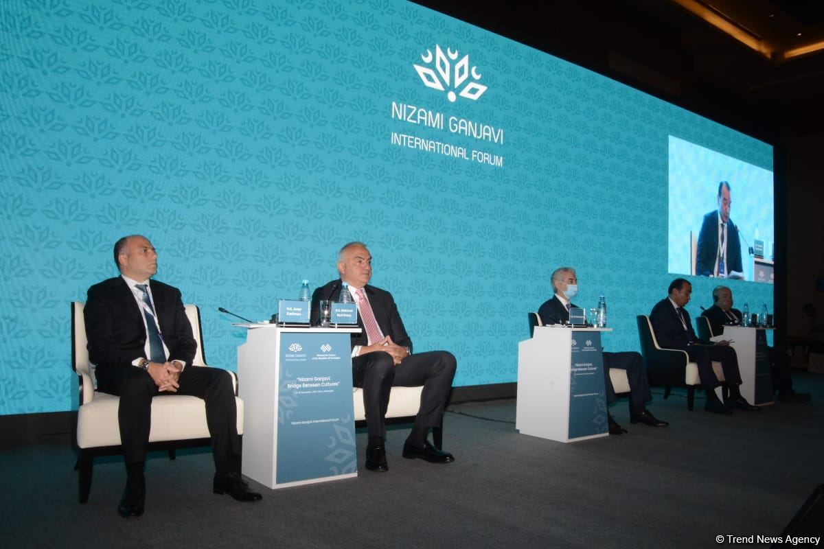 Baku holds int’l forum titled ‘Nizami Ganjavi: Bridge between Cultures’ (PHOTO)