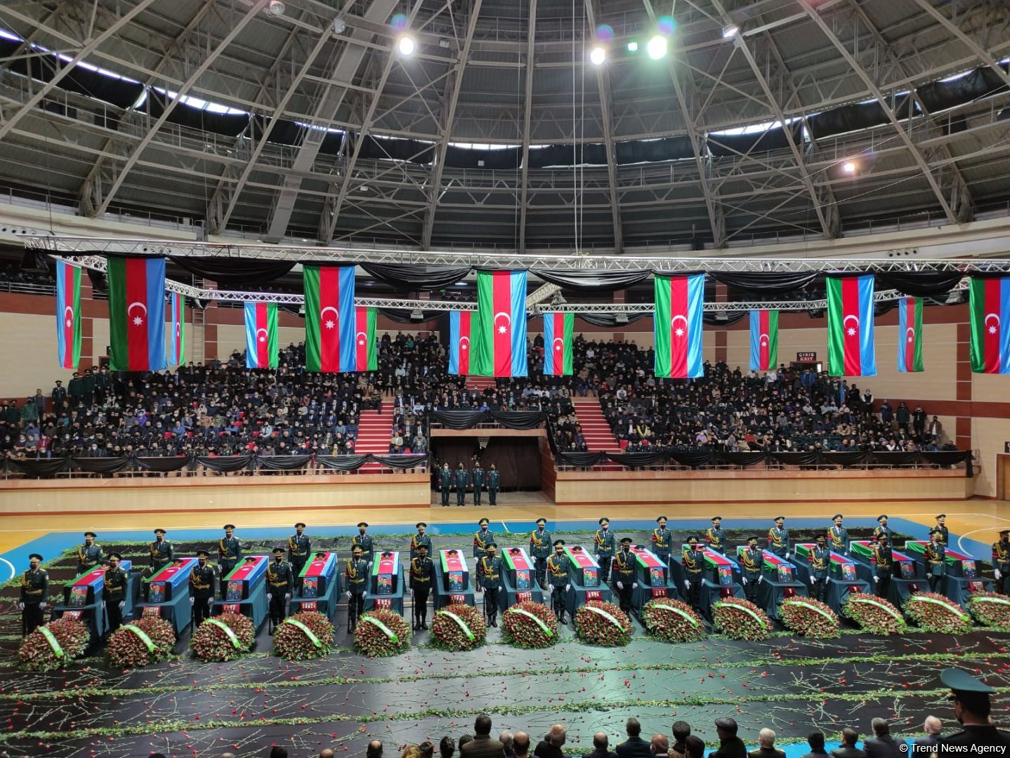 Azerbaijan holds farewell ceremony for servicemen who died in military helicopter crash (PHOTO/VIDEO)