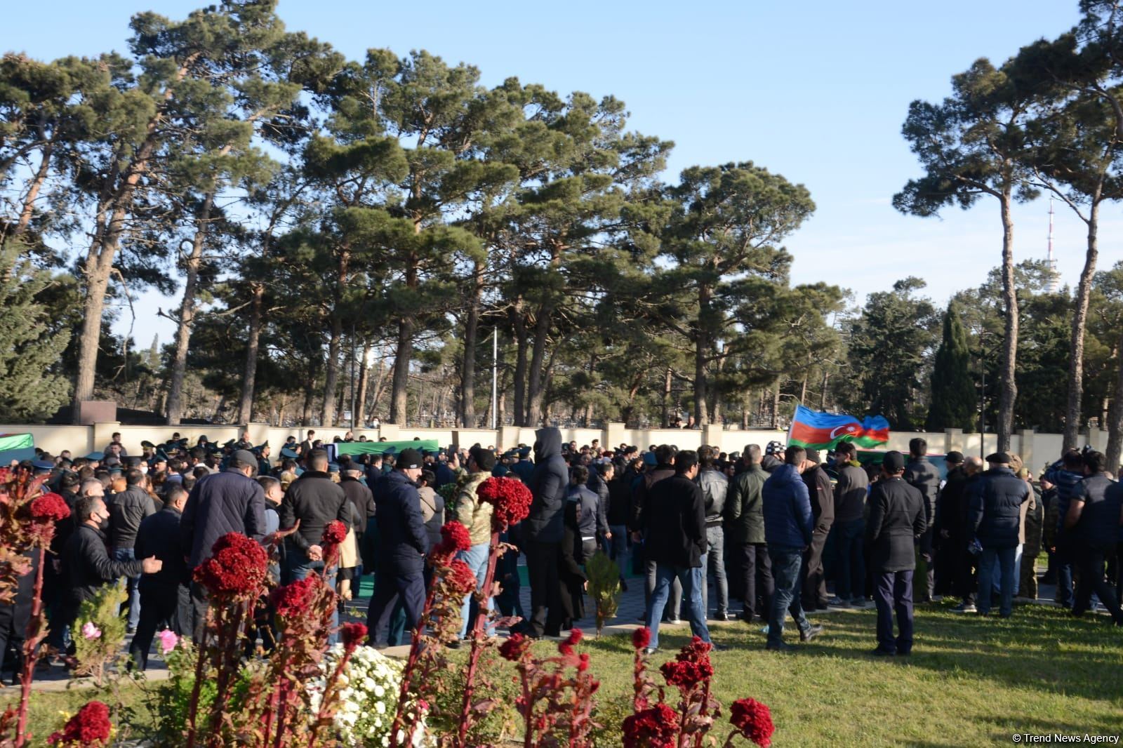 Burial ceremony of Azerbaijani helicopter crash victims held in second Alley of Martyrs (PHOTO/VIDEO)