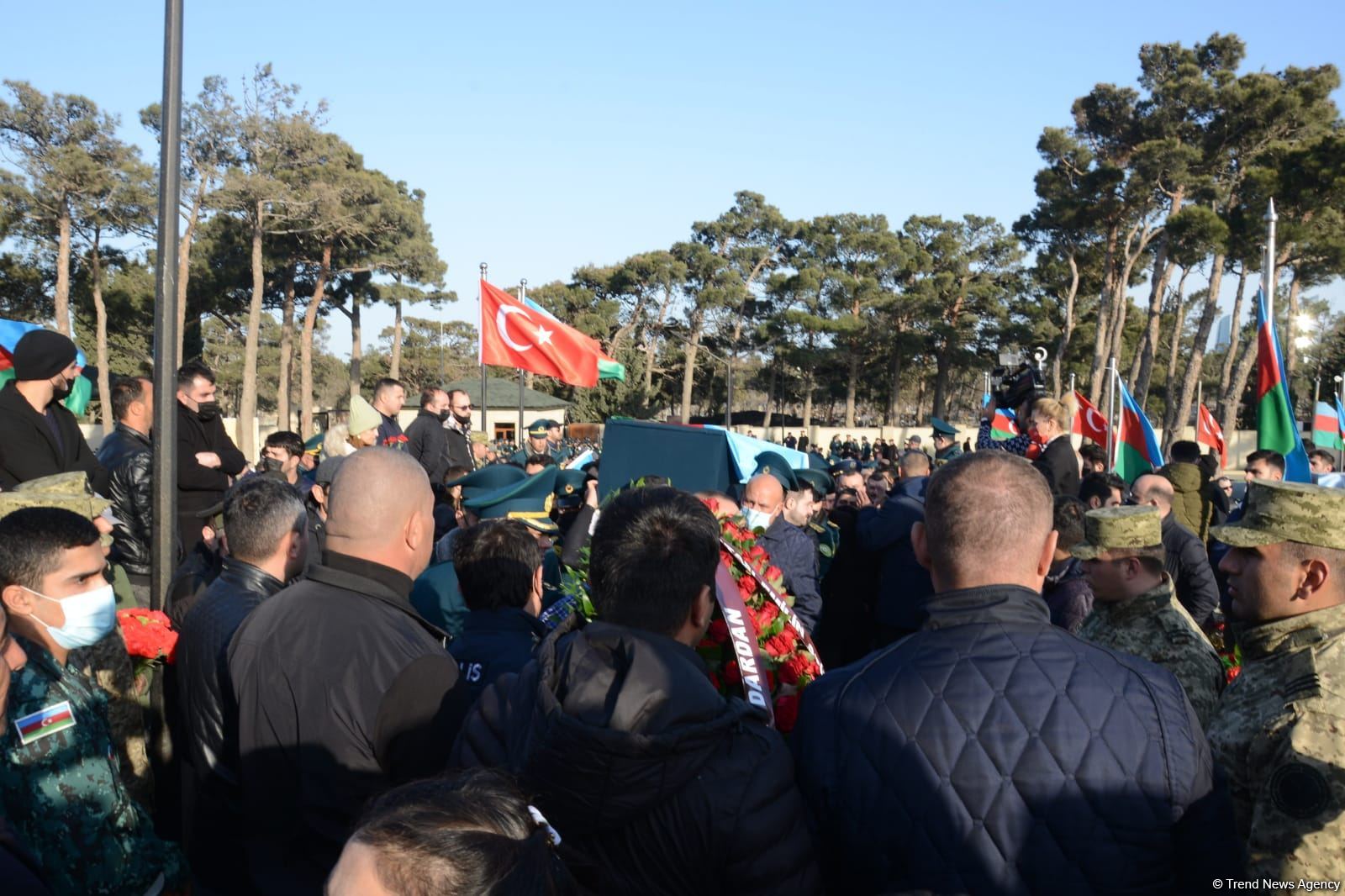 Burial ceremony of Azerbaijani helicopter crash victims held in second Alley of Martyrs (PHOTO/VIDEO)