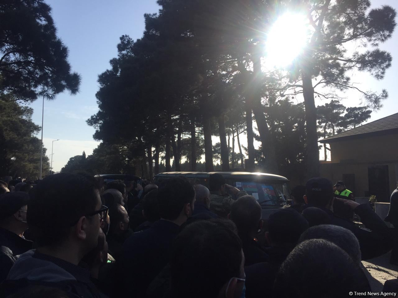 Burial ceremony of Azerbaijani helicopter crash victims held in second Alley of Martyrs (PHOTO/VIDEO)