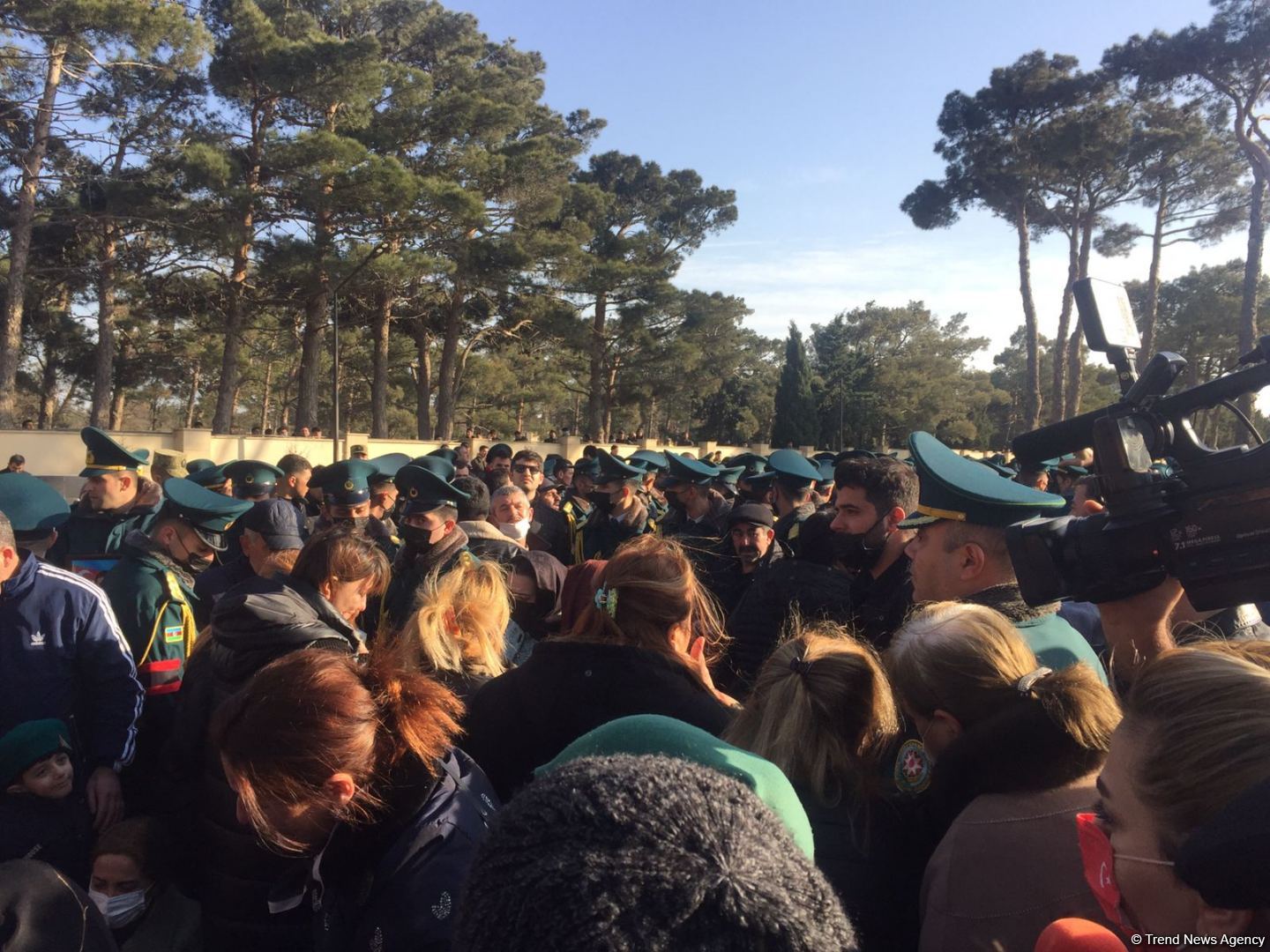 Burial ceremony of Azerbaijani helicopter crash victims held in second Alley of Martyrs (PHOTO/VIDEO)