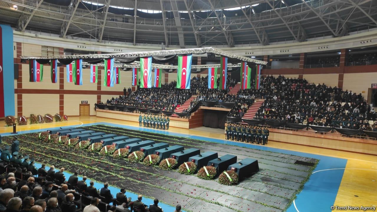Azerbaijan holds farewell ceremony for servicemen who died in military helicopter crash (PHOTO/VIDEO)