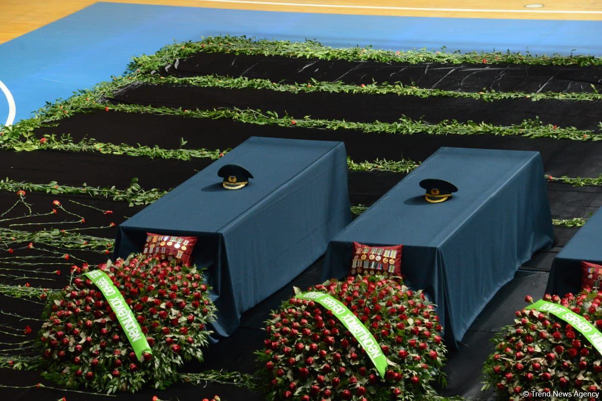 Azerbaijan holds farewell ceremony for servicemen who died in military helicopter crash (PHOTO/VIDEO)