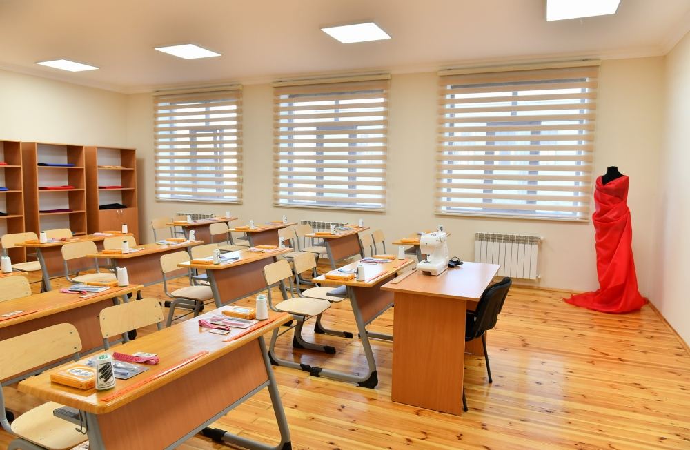 President Ilham Aliyev, First Lady Mehriban Aliyeva view conditions created at secondary school № 1 in Guba (PHOTO/VIDEO)