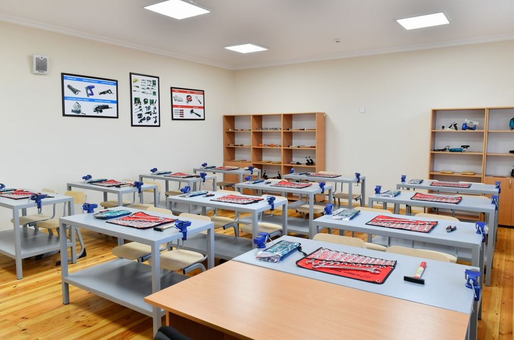 President Ilham Aliyev, First Lady Mehriban Aliyeva view conditions created at secondary school № 1 in Guba (PHOTO/VIDEO)