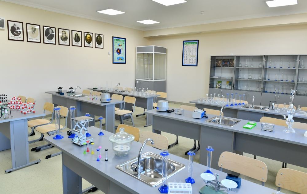 President Ilham Aliyev, First Lady Mehriban Aliyeva view conditions created at secondary school № 1 in Guba (PHOTO/VIDEO)