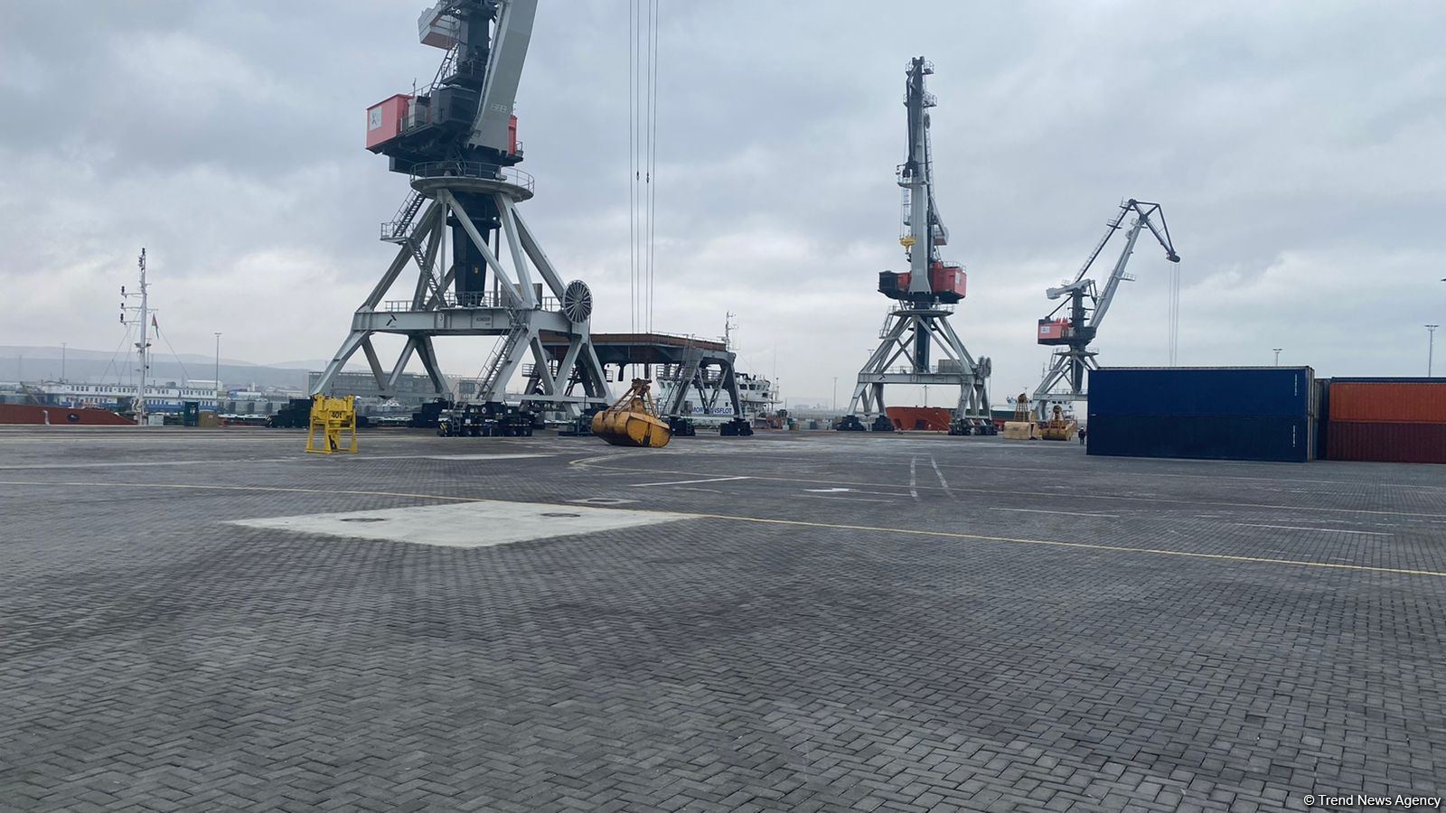 Azerbaijan shares forecast on total cargo shipment via Baku int'l trade port for 2021 (PHOTO)
