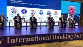 Azerbaijan’s Central Bank talks increase in non-cash payments (PHOTO)