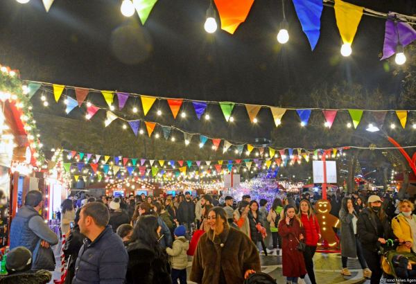 Azerbaijan organizes "Cold hands, warm heart" charity fair (PHOTO)