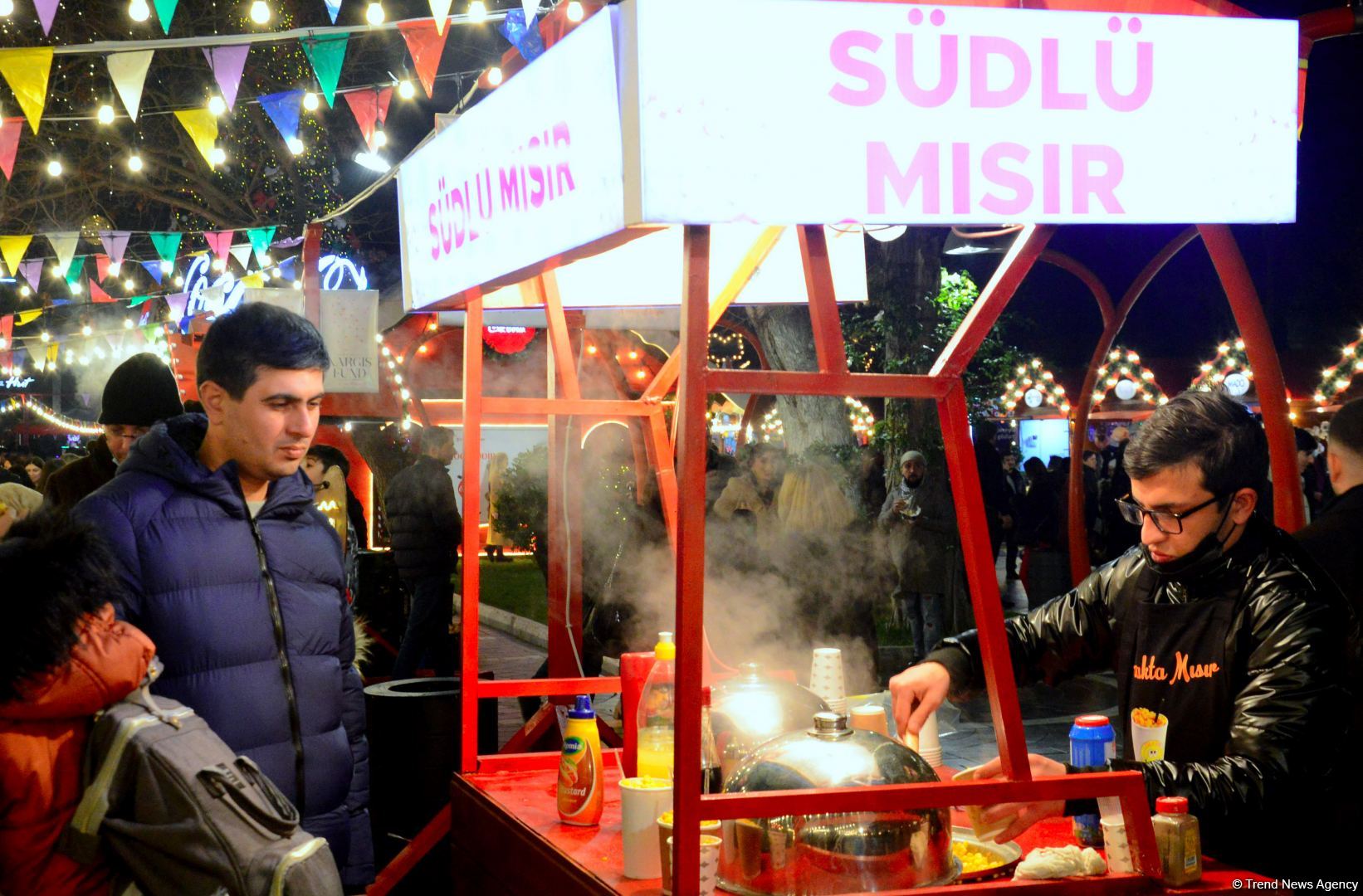 Azerbaijan organizes "Cold hands, warm heart" charity fair (PHOTO)