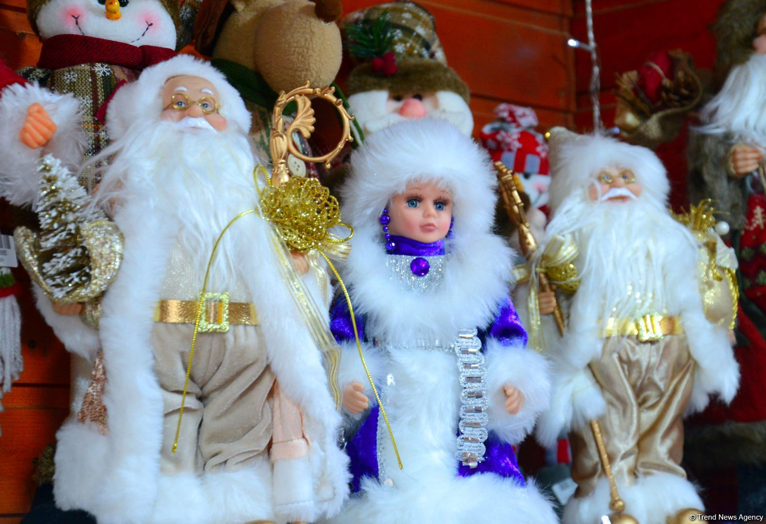 Azerbaijan organizes "Cold hands, warm heart" charity fair (PHOTO)