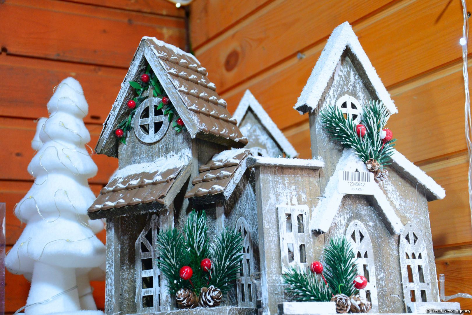 Azerbaijan organizes "Cold hands, warm heart" charity fair (PHOTO)