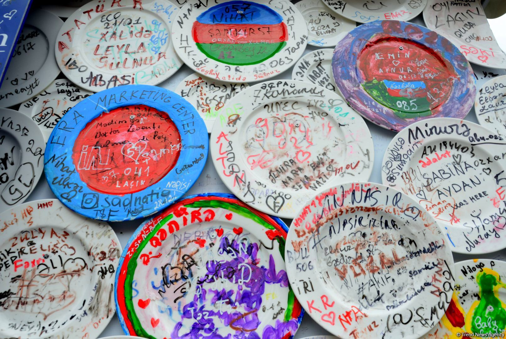 Azerbaijan organizes "Cold hands, warm heart" charity fair (PHOTO)