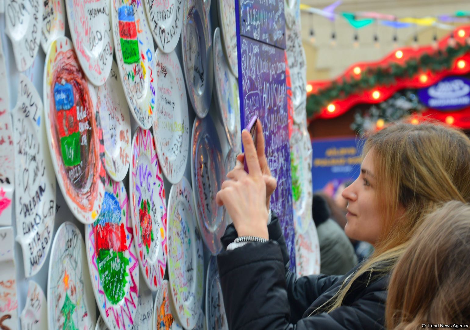 Azerbaijan organizes "Cold hands, warm heart" charity fair (PHOTO)