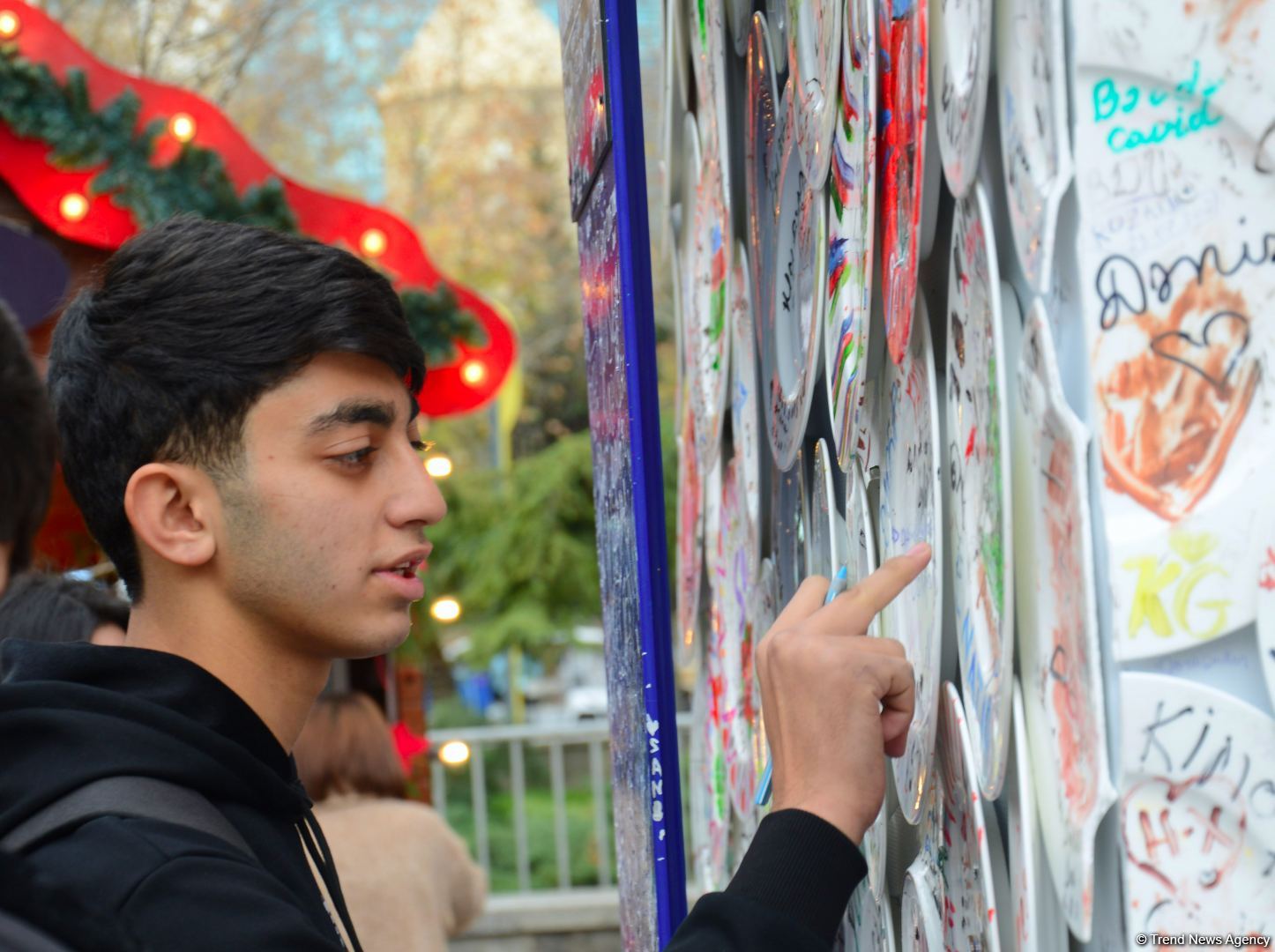 Azerbaijan organizes "Cold hands, warm heart" charity fair (PHOTO)