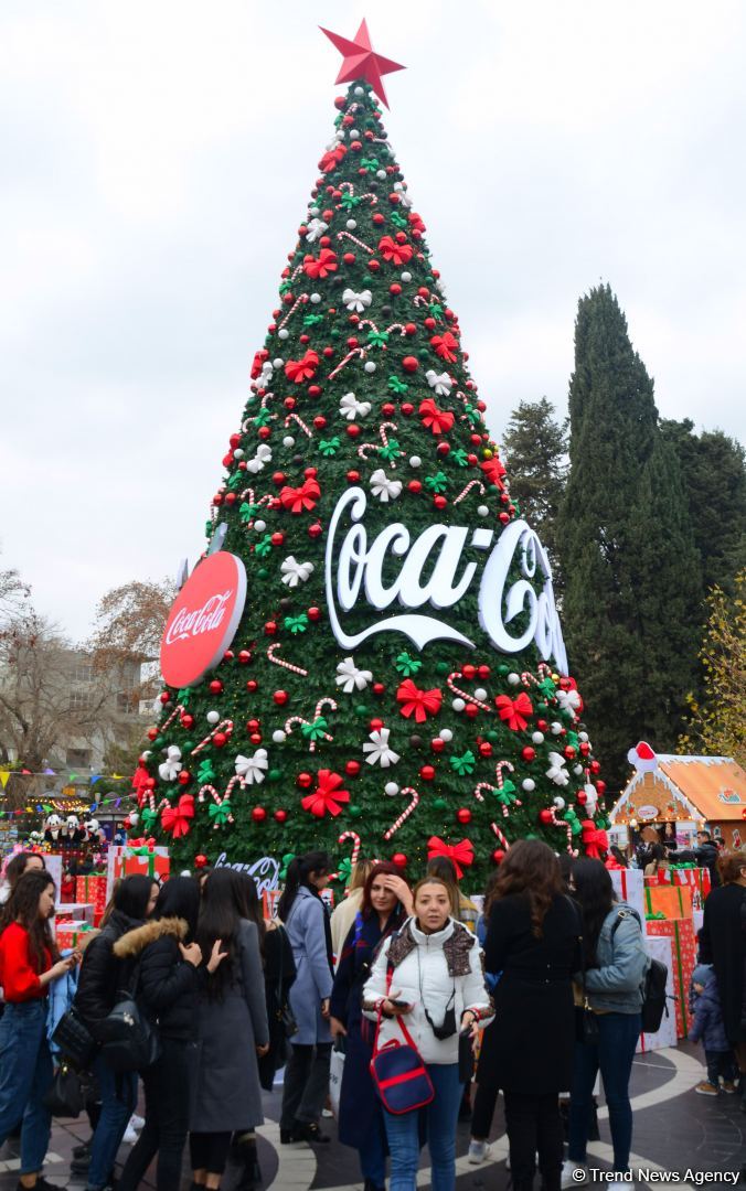 Azerbaijan organizes "Cold hands, warm heart" charity fair (PHOTO)