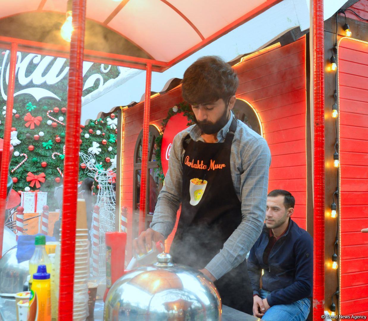 Azerbaijan organizes "Cold hands, warm heart" charity fair (PHOTO)