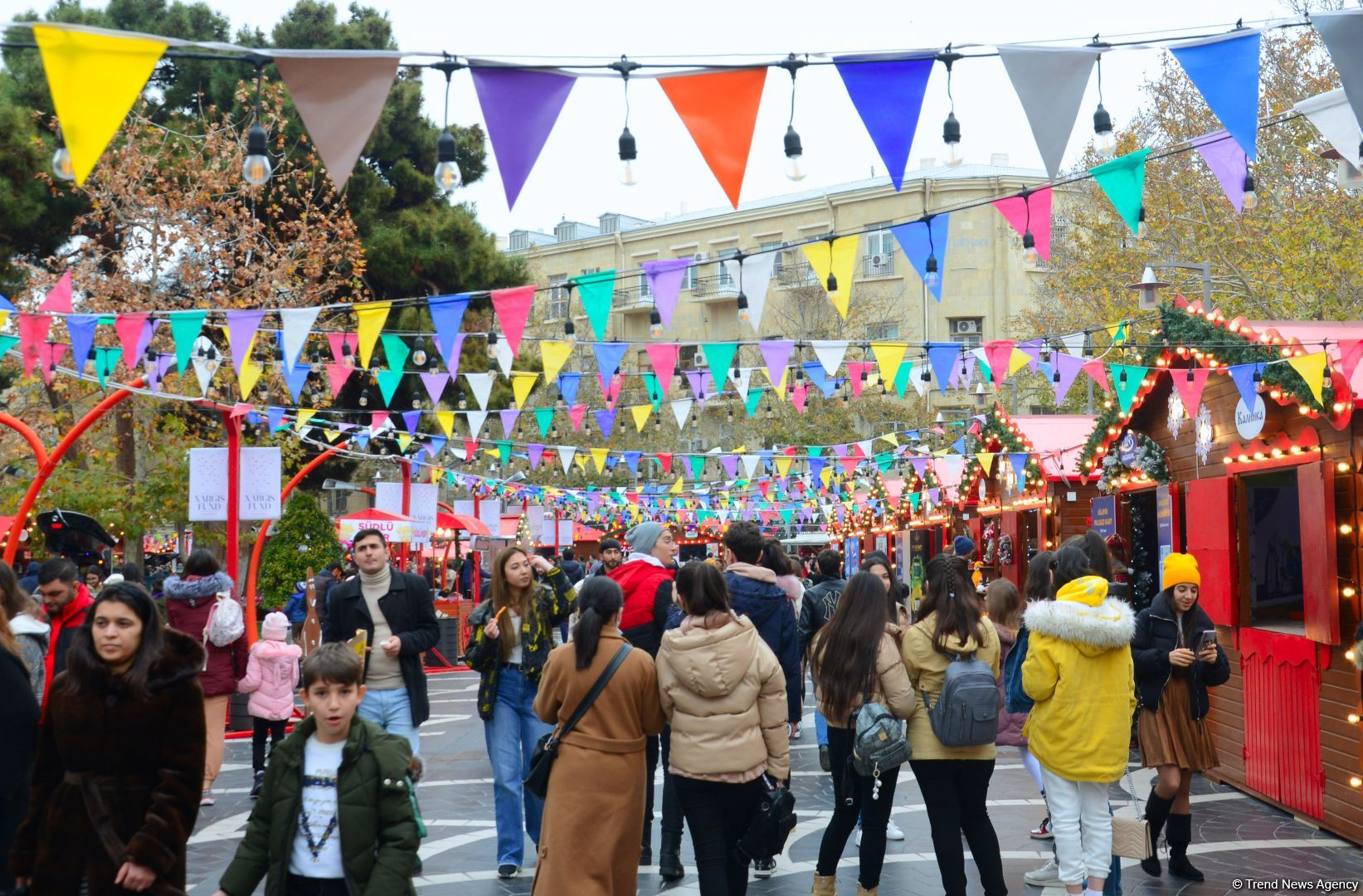 Azerbaijan organizes "Cold hands, warm heart" charity fair (PHOTO)