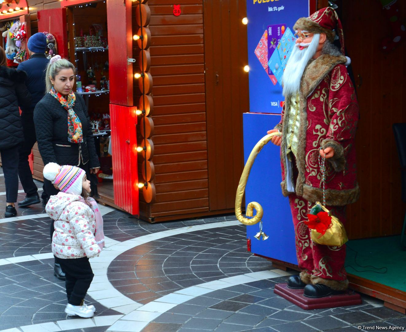 Azerbaijan organizes "Cold hands, warm heart" charity fair (PHOTO)