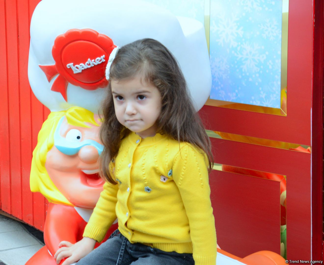 Azerbaijan organizes "Cold hands, warm heart" charity fair (PHOTO)