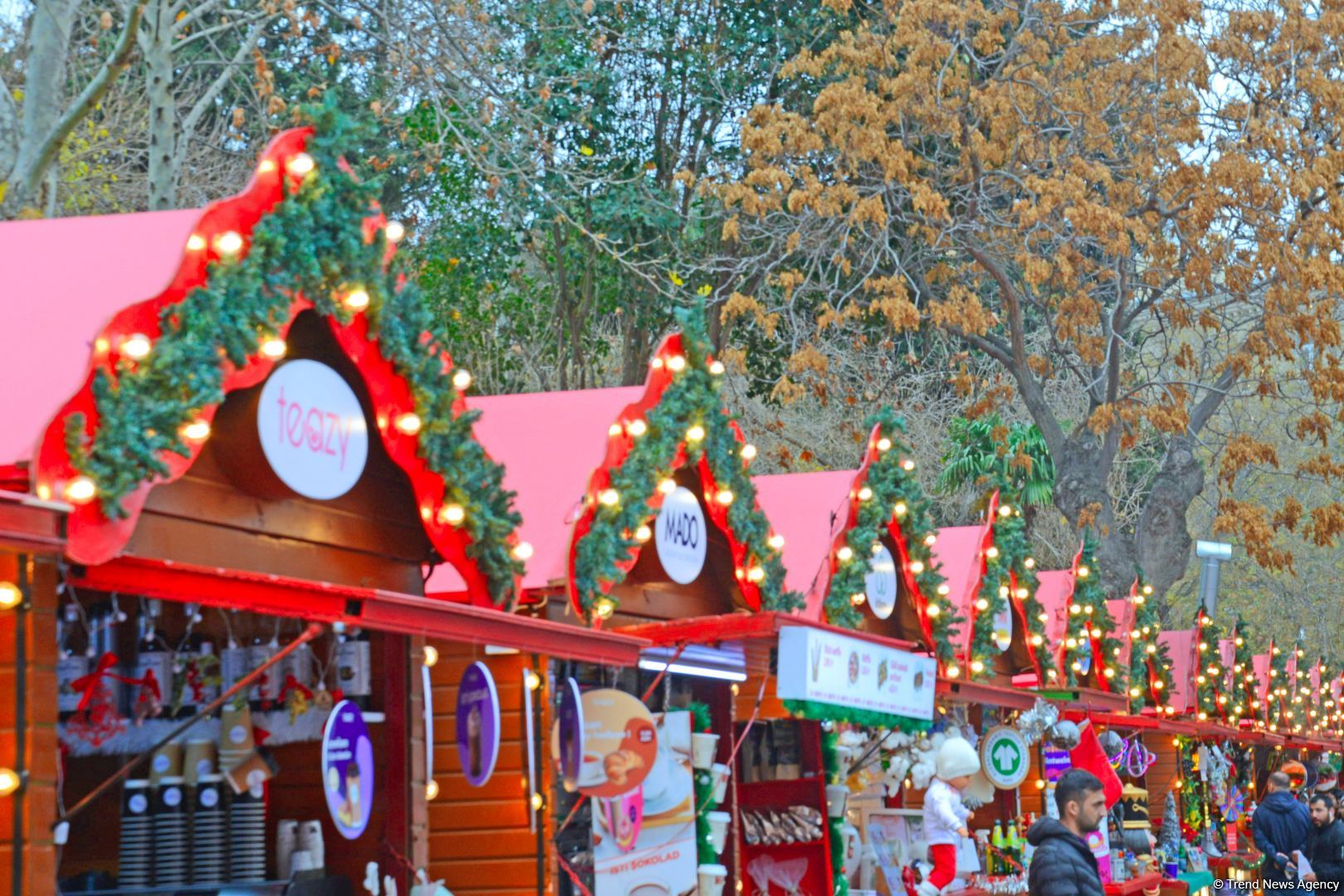 Azerbaijan organizes "Cold hands, warm heart" charity fair (PHOTO)
