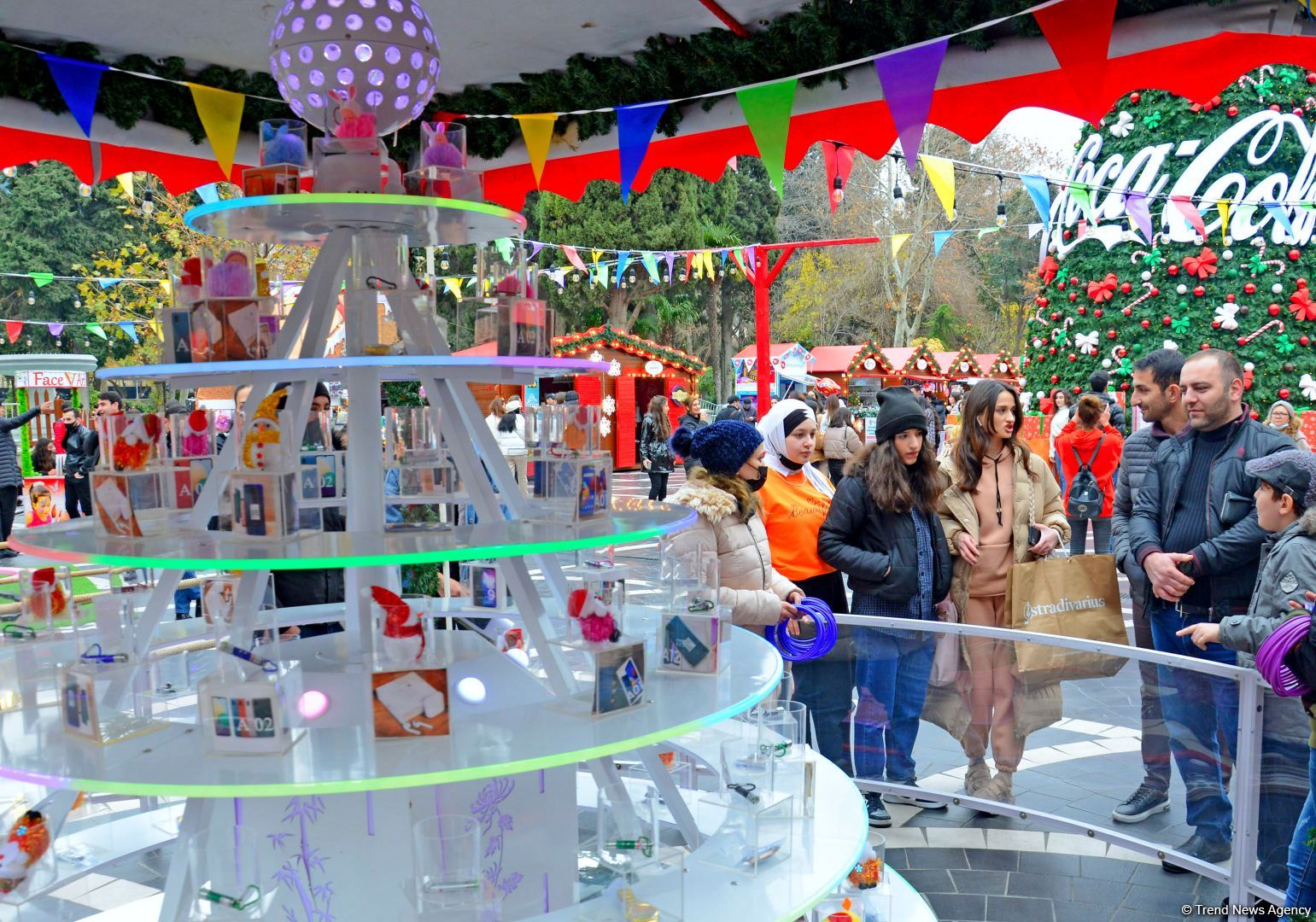 Azerbaijan organizes "Cold hands, warm heart" charity fair (PHOTO)