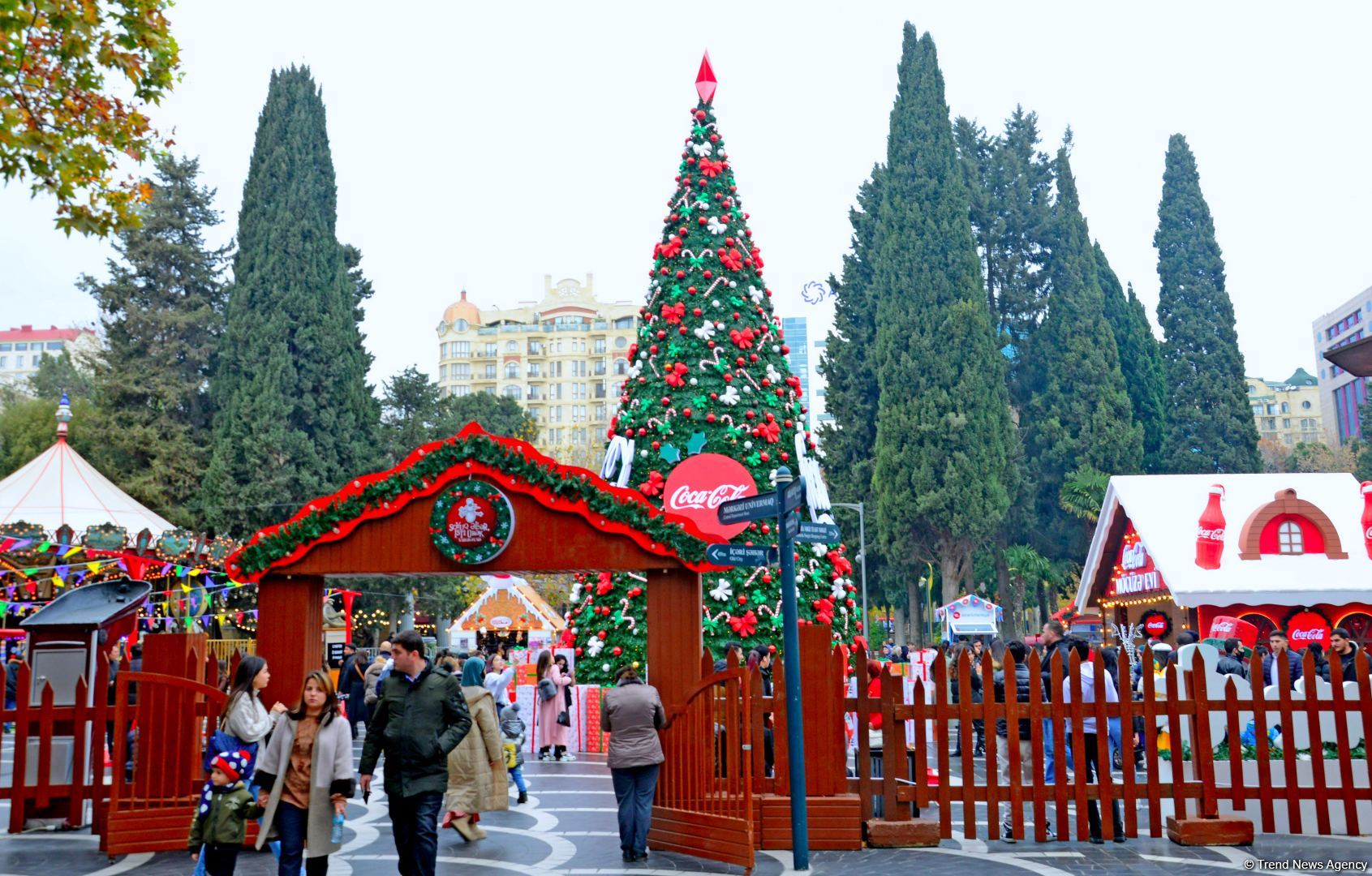 Azerbaijan organizes "Cold hands, warm heart" charity fair (PHOTO)