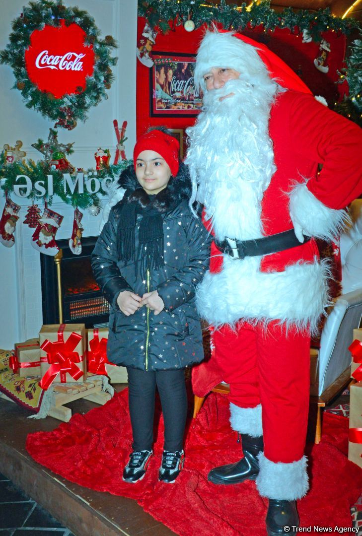 Azerbaijan organizes "Cold hands, warm heart" charity fair (PHOTO)