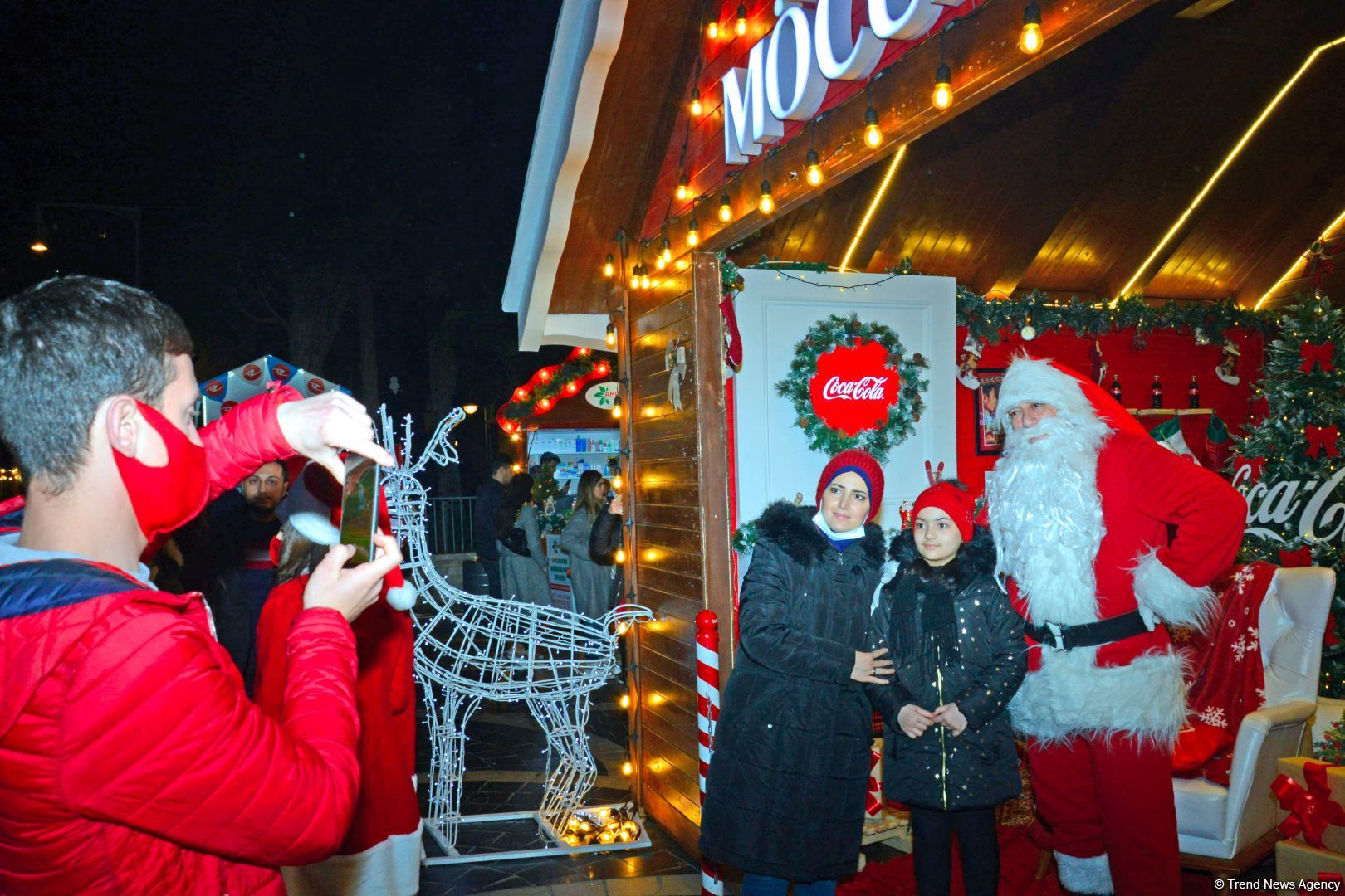 Azerbaijan organizes "Cold hands, warm heart" charity fair (PHOTO)
