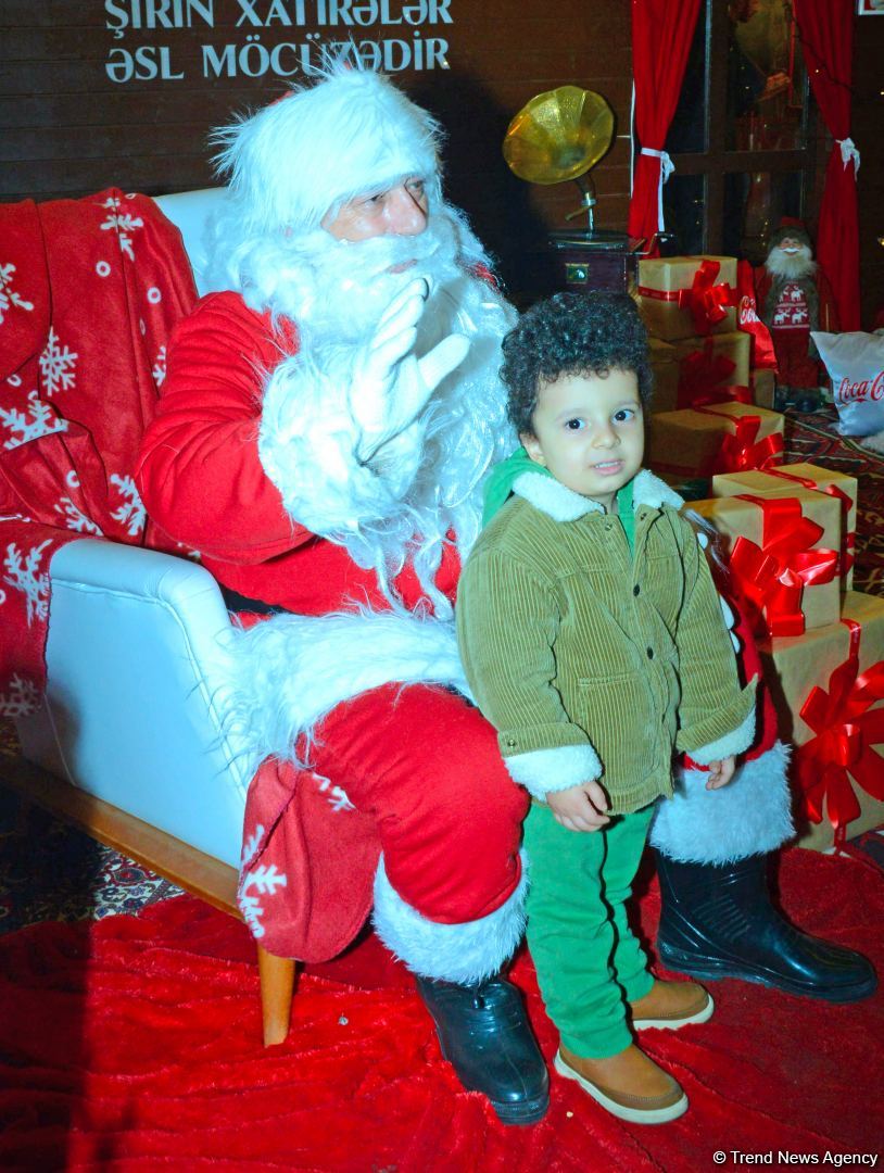 Azerbaijan organizes "Cold hands, warm heart" charity fair (PHOTO)