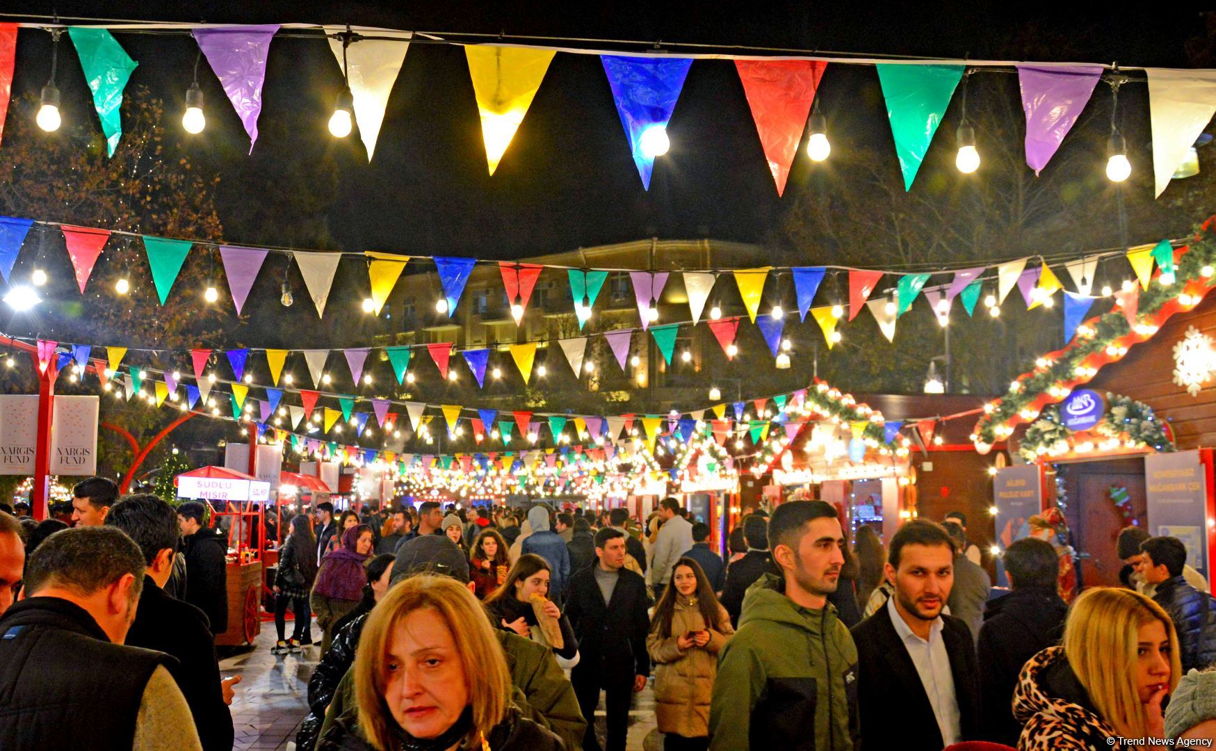 Azerbaijan organizes "Cold hands, warm heart" charity fair (PHOTO)