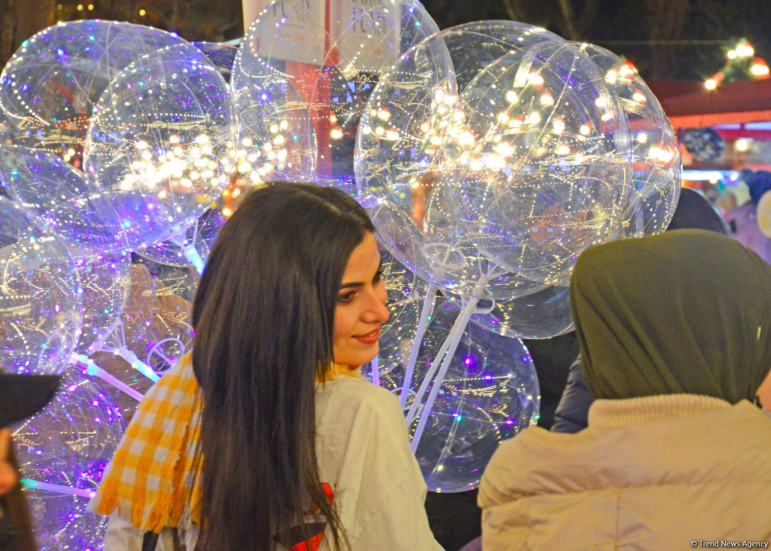Azerbaijan organizes "Cold hands, warm heart" charity fair (PHOTO)