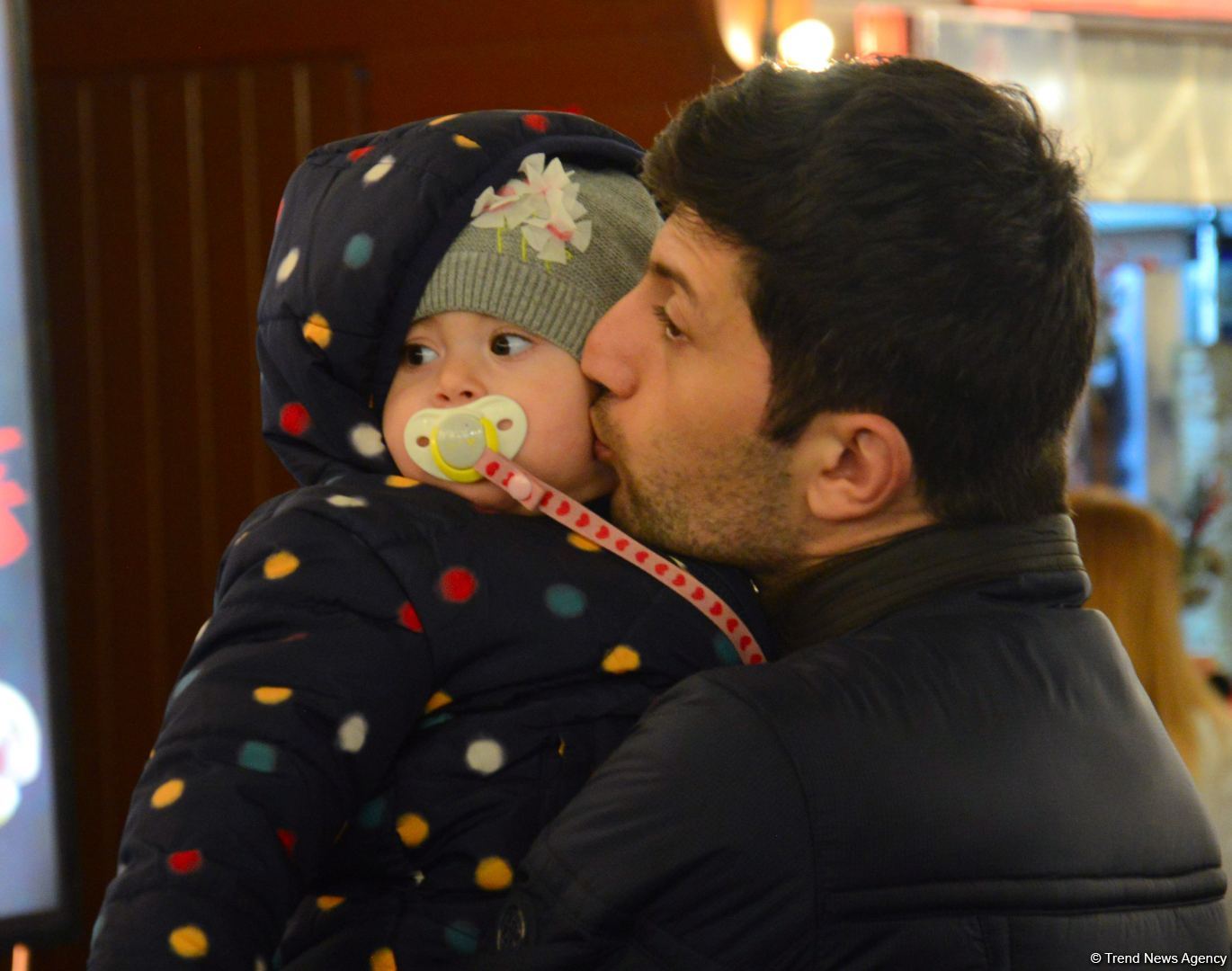 Azerbaijan organizes "Cold hands, warm heart" charity fair (PHOTO)