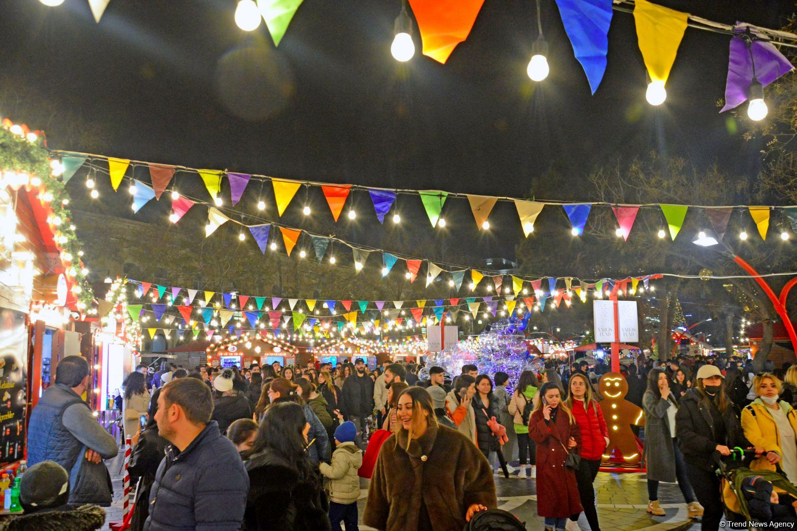 Azerbaijan organizes "Cold hands, warm heart" charity fair (PHOTO)