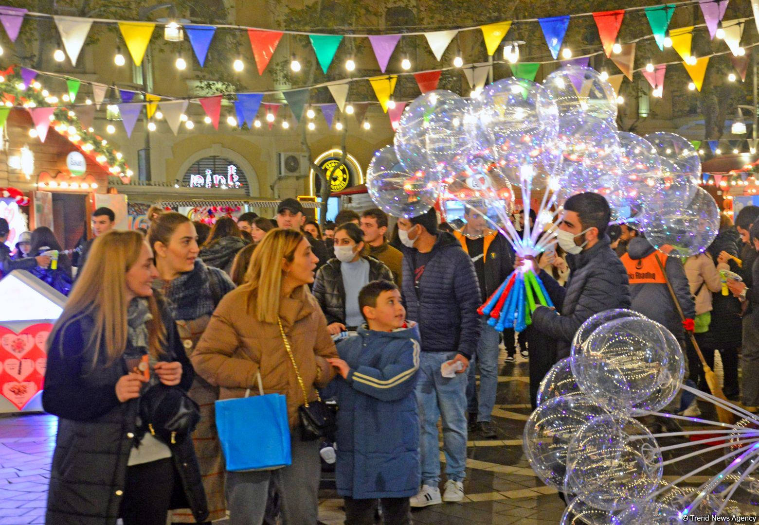 Azerbaijan organizes "Cold hands, warm heart" charity fair (PHOTO)