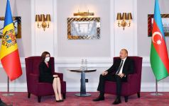 President Ilham Aliyev meets with Moldovan President Maia Sandu in Brussels (PHOTO/VIDEO)