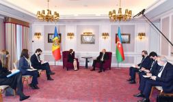 President Ilham Aliyev meets with Moldovan President Maia Sandu in Brussels (PHOTO/VIDEO)