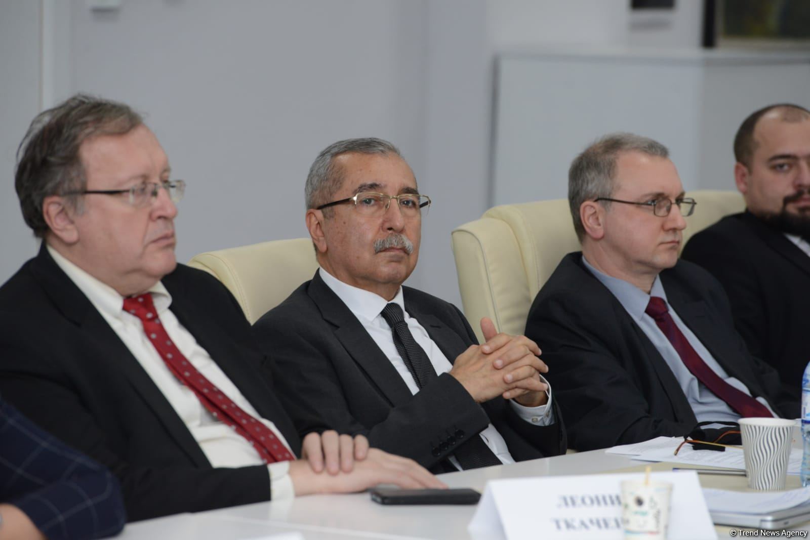 Azerbaijani, Russian experts discuss prospects for development of Baku-Moscow ties (PHOTO)