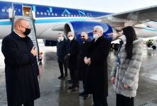 President Ilham Aliyev arrives in St. Petersburg for visit (PHOTO/VIDEO)