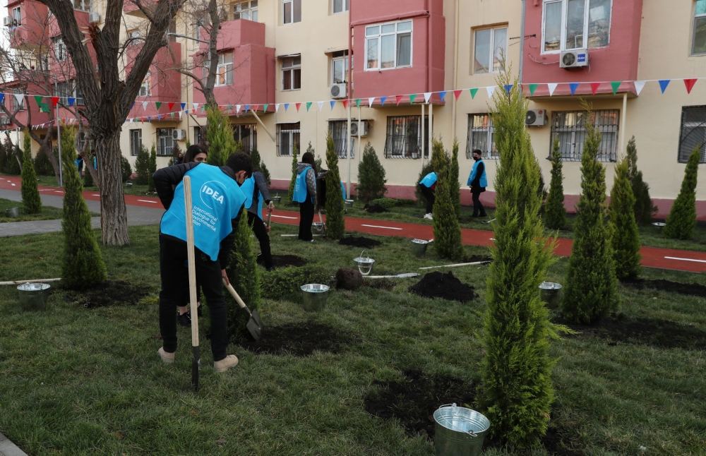 Heydar Aliyev Foundation VP Leyla Aliyeva takes part in opening ceremony of another yard, renovated within "Our Yard" project (PHOTO)