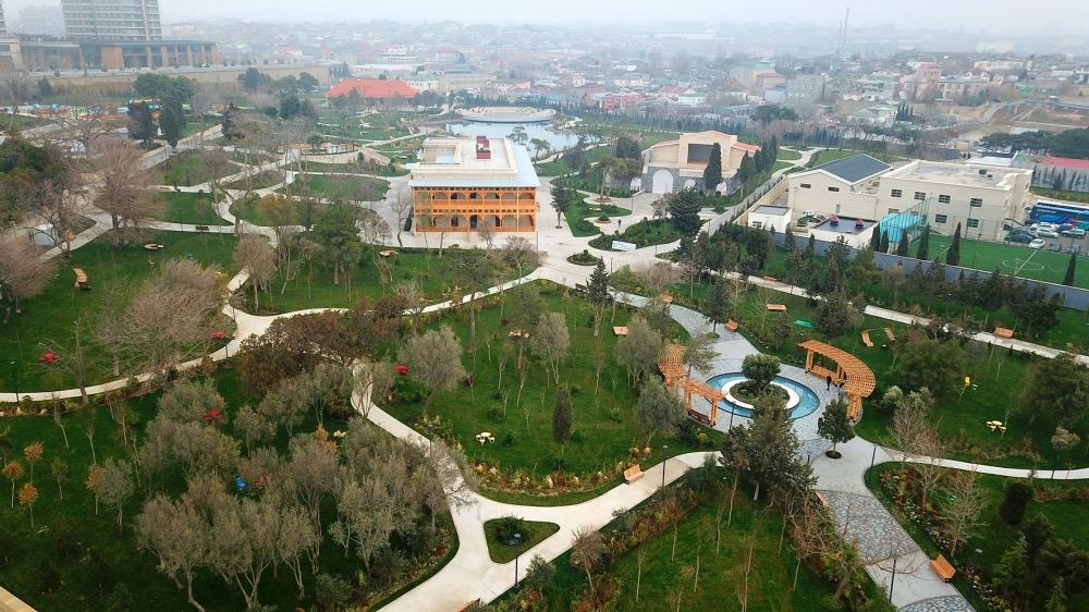 President Ilham Aliyev and First Lady Mehriban Aliyeva view conditions created at newly renovated Nizami Ganjavi Park (PHOTO/VIDEO)