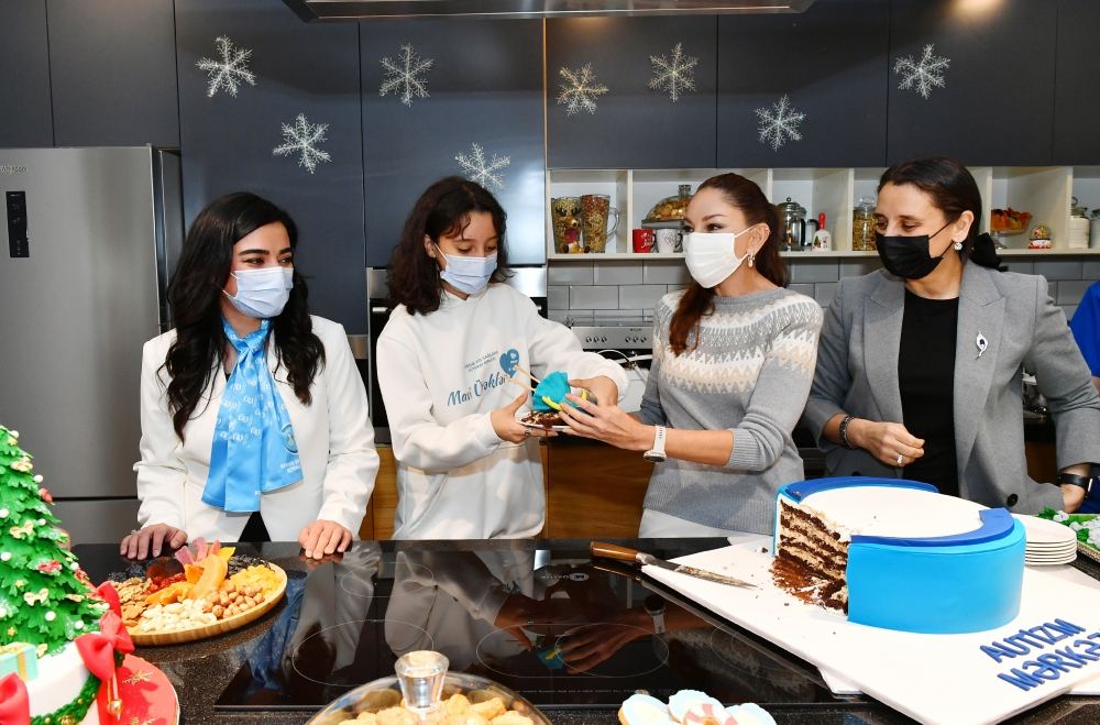 First Vice-President Mehriban Aliyeva viewed conditions created at Autism Center constructed by Heydar Aliyev Foundation (PHOTO/VIDEO)