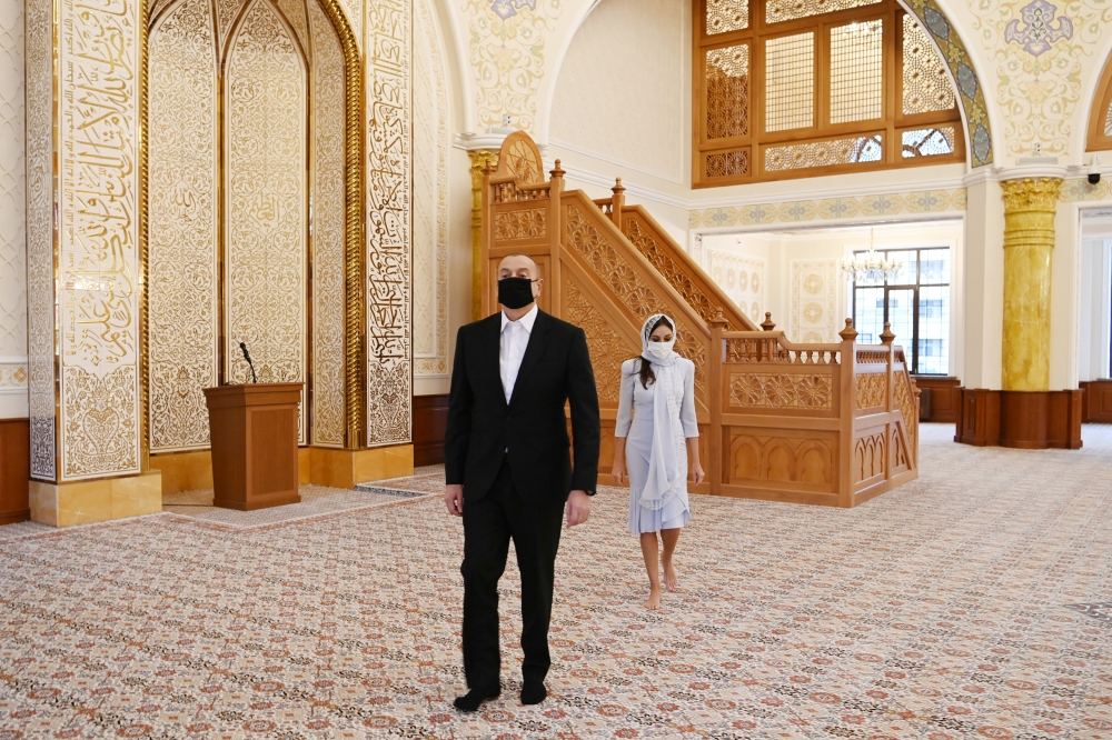President Ilham Aliyev and First Lady Mehriban Aliyeva view conditions created at new building of “Khanim Fatimeyi Zahra” mosque in Yenı Gunashli (PHOTO/VIDEO)