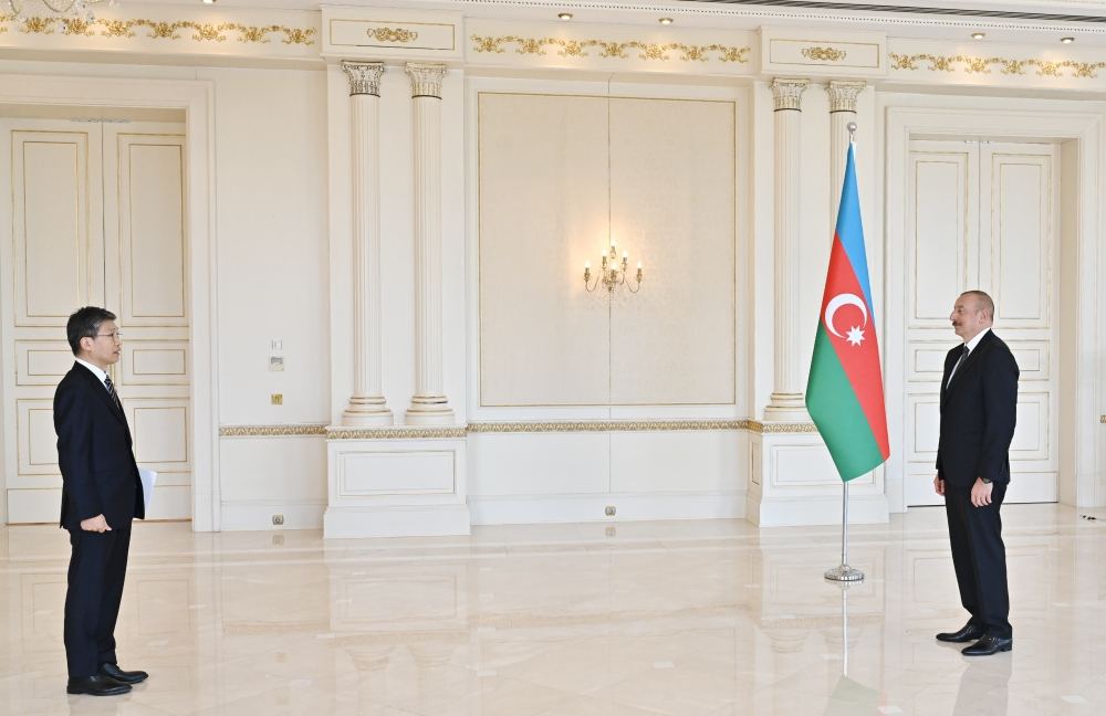 Azerbaijani President Ilham Aliyev receives credentials of newly appointed ambassador of Korea (PHOTO/VIDEO)