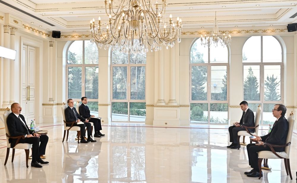 Azerbaijani President Ilham Aliyev receives credentials of newly appointed ambassador of Algeria (PHOTO/VIDEO)