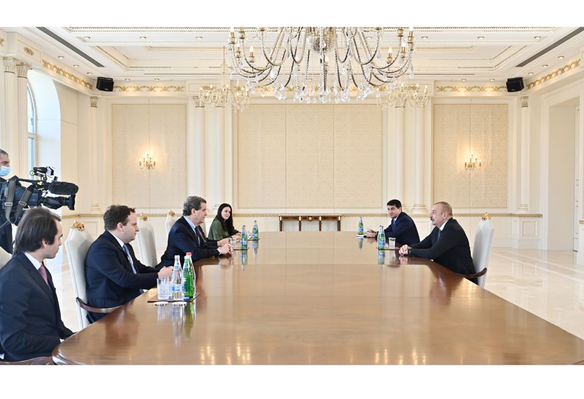 President Ilham Aliyev receives delegation led by Chief Executive Officer of American Jewish Committee (PHOTO/VIDEO)