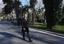 President Ilham Aliyev unveils monument to philanthropist Haji Zeynalabdin Taghiyev in Baku (PHOTO/VIDEO)