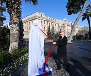 President Ilham Aliyev unveils monument to philanthropist Haji Zeynalabdin Taghiyev in Baku (PHOTO/VIDEO)