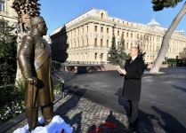 President Ilham Aliyev unveils monument to philanthropist Haji Zeynalabdin Taghiyev in Baku (PHOTO/VIDEO)